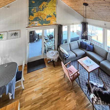 4 Bedroom Stunning In Holiday home Hebnes