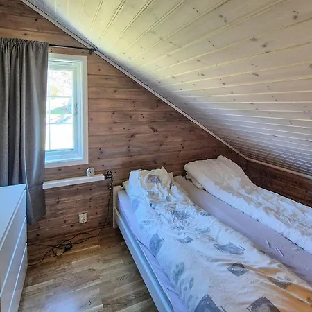 Feriehus 4 Bedroom Stunning In Hebnes