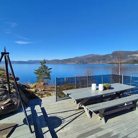 4 Bedroom Stunning In Hebnes